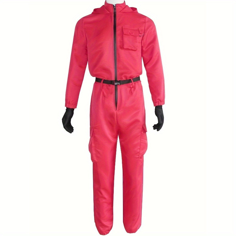 Combinaison rouge intégrale avec capuche et ceinture noire, style uniforme, manches longues, poches poitrine, gants noirs.