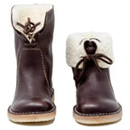 Bottes en cuir marron pour enfants avec doublure en fourrure blanche, lacets décoratifs, semelle en caoutchouc. Chaussures d'hiver confortables et élégantes.