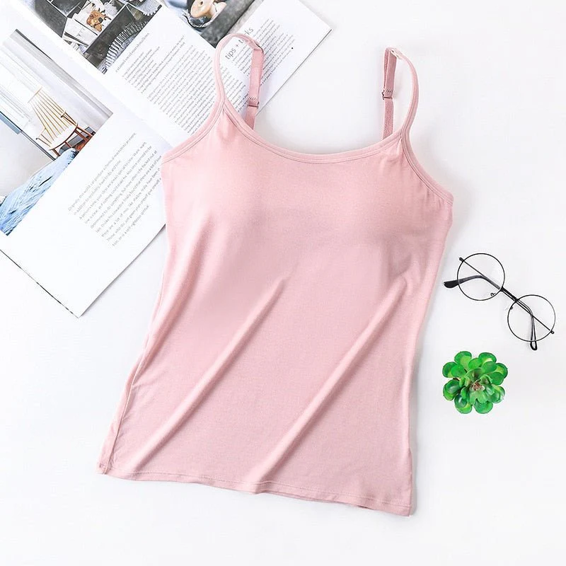 Camiseta de tirantes para mujer con sujetador incorporado: sujeción y comodidad sin costuras. 