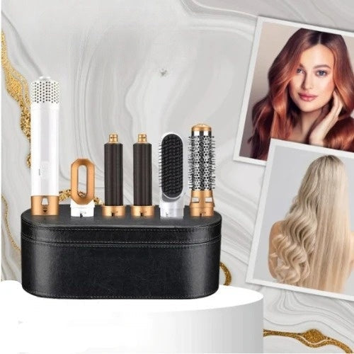 Coffret de coiffure multifonction avec accessoires dorés sur fond marbré, photos de coiffures lisses et bouclées, outil de beauté capillaire tendance.