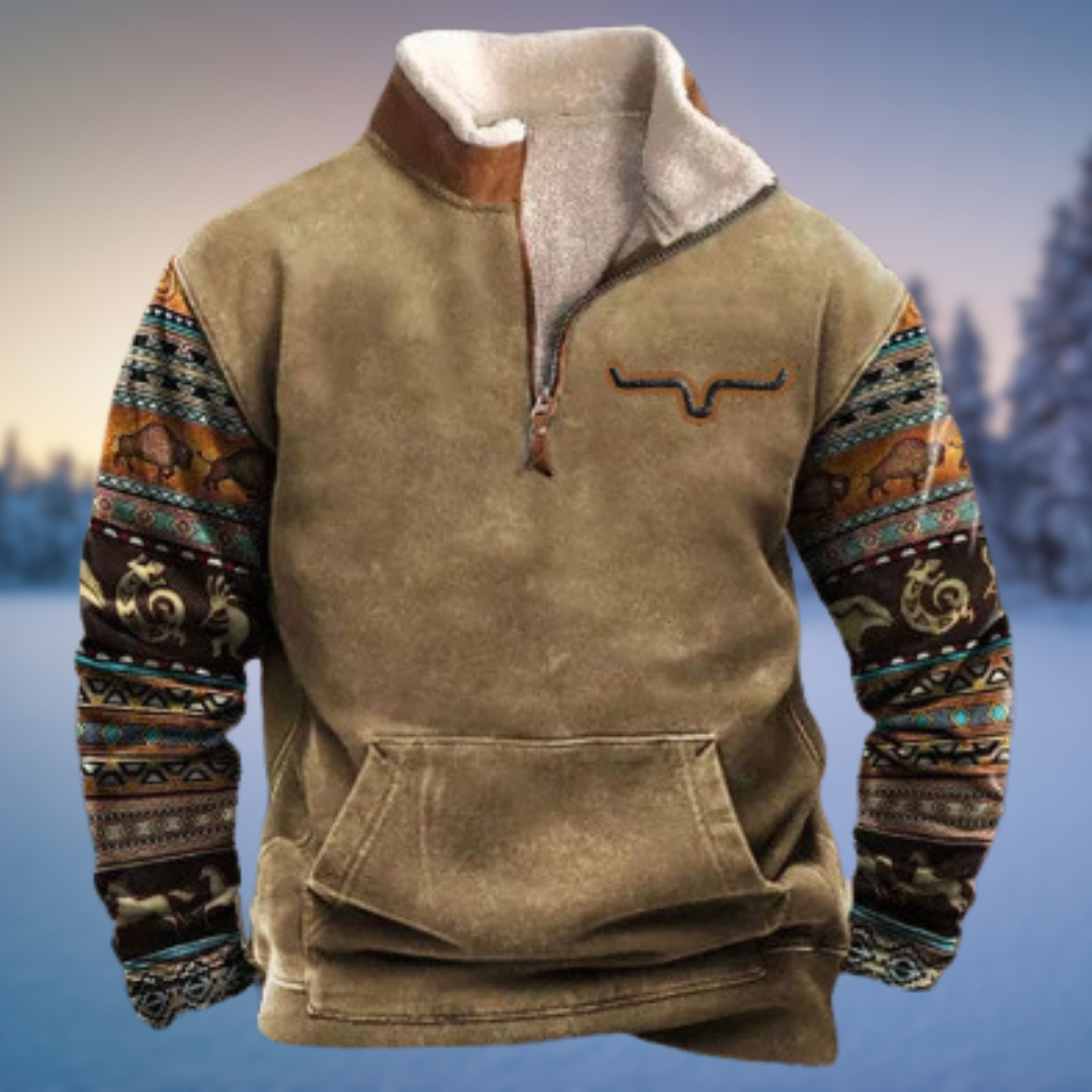 Pull polaire marron avec manches à motifs ethniques colorés, col montant et poche kangourou, idéal pour l'hiver et les activités en plein air.