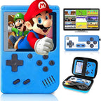 Console de jeu rétro portable bleue avec écran affichant des personnages de jeu vidéo célèbres, manette incluse, étui de transport et jeux classiques.