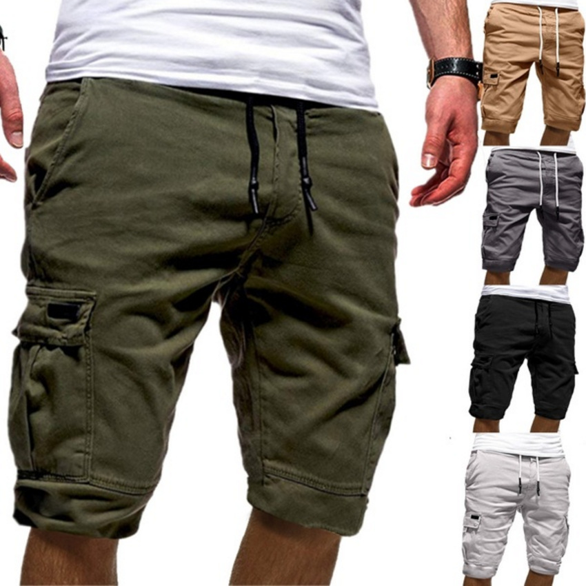 Shorts cargo homme en coton, couleur kaki, avec poches latérales. Disponible en plusieurs couleurs: beige, gris, noir, blanc. Mode décontractée estivale.
