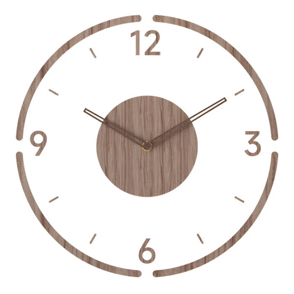 Horloge murale en bois minimaliste avec chiffres arabes, aiguilles noires et cadran circulaire, design moderne pour décoration intérieure.