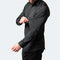 Camisa elástica para hombre para máxima comodidad.
