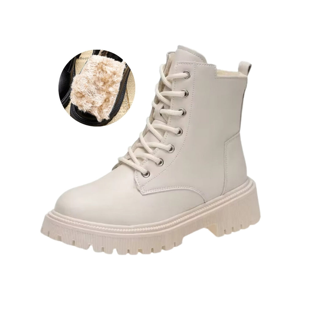 Botte blanche en cuir avec semelle épaisse, lacets et doublure en fourrure synthétique. Chaussure d'hiver tendance et confortable pour femmes.