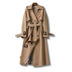 Trench-coat beige élégant avec ceinture, doublure à carreaux, boutons noirs et pattes d'épaule. Mode automne-hiver, style classique intemporel.