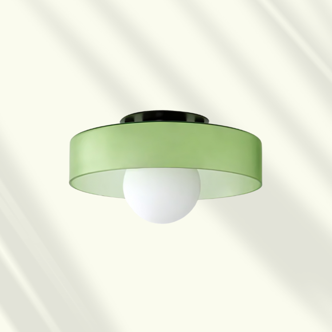 Plafonnier moderne vert avec abat-jour circulaire et ampoule blanche, design minimaliste, éclairage intérieur élégant, décoration contemporaine.