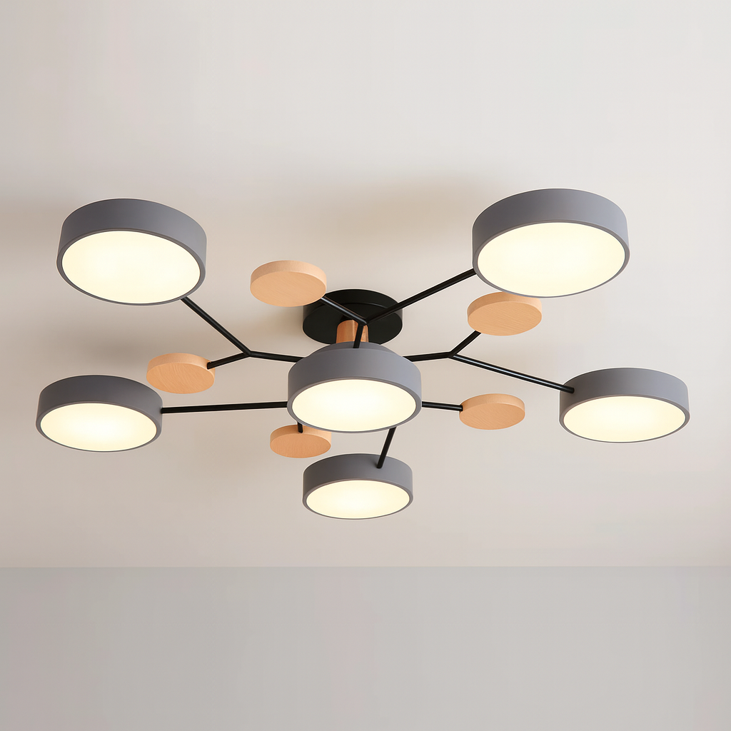 Plafonnier moderne à LED avec design géométrique, six abat-jours circulaires gris et accents en bois, éclairage intérieur contemporain.