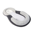 Coussin ergonomique pour bébé, gris et blanc, soutien tête et corps, matelas anti-roulis, confort sommeil, accessoire puériculture.