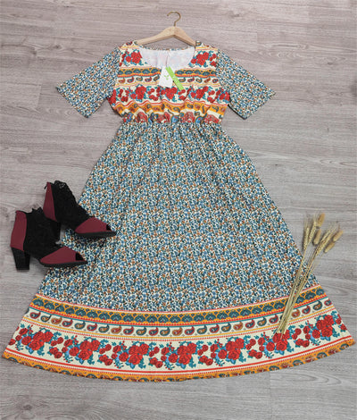 Helga - Robe midi particulière avec col rond