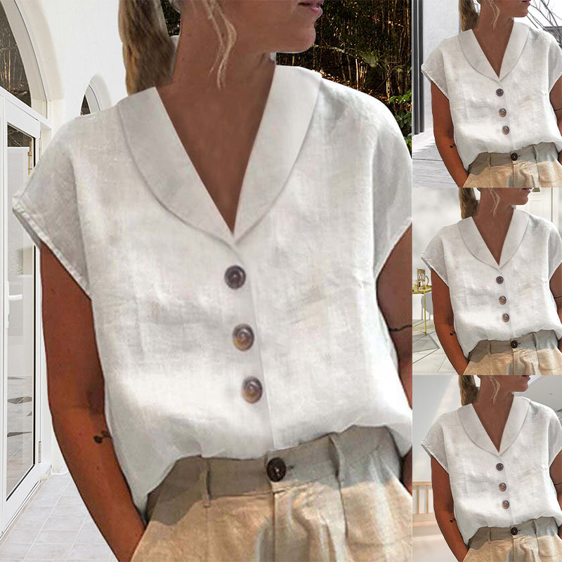 Blouse en lin blanc pour femme avec col en V et boutons marron, manches courtes, style décontracté, idéale pour l'été. Mode féminine élégante.