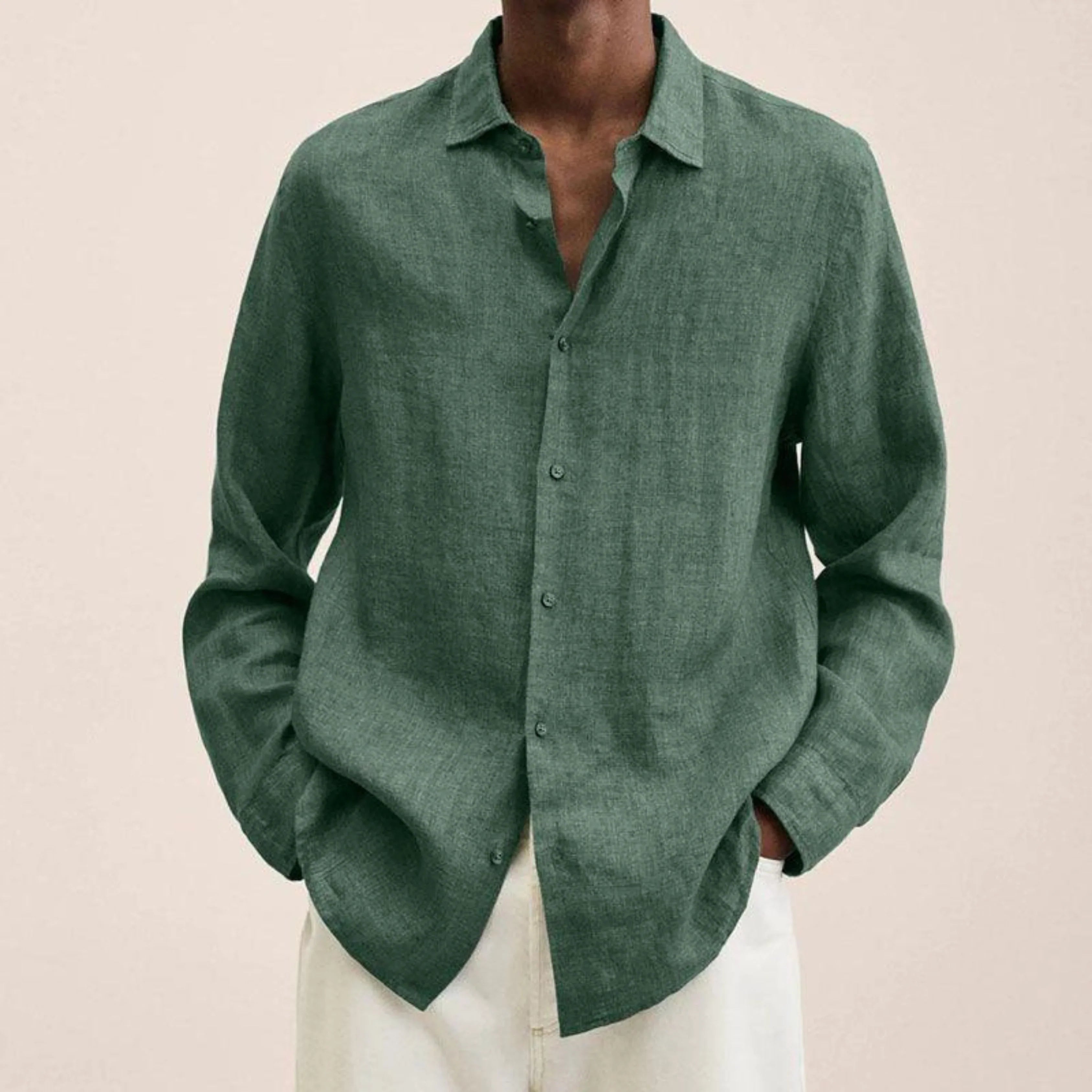 Chemise en lin vert pour homme, manches longues, col classique, style décontracté, idéale pour mode estivale et élégance décontractée.