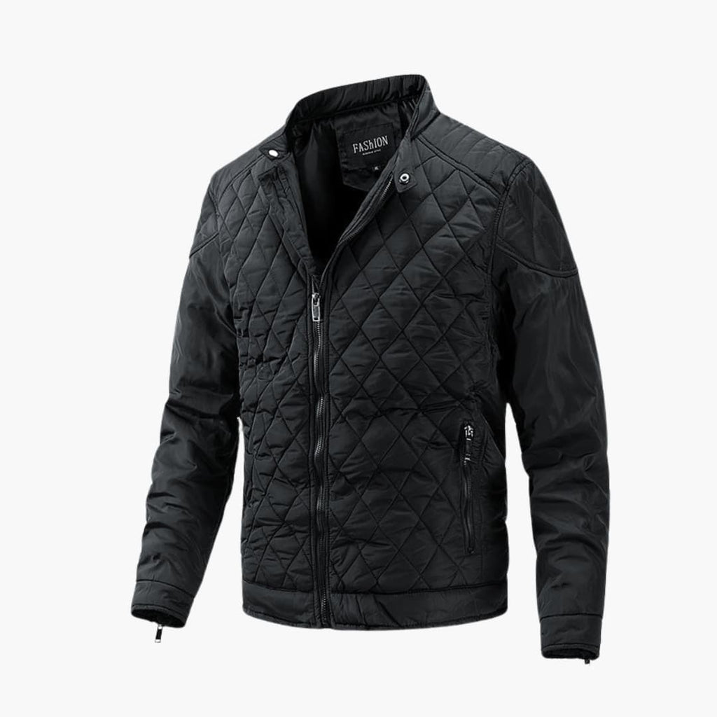Veste matelassée noire pour homme, style motard, avec fermeture éclair, col montant et poches zippées. Mode automne-hiver tendance.