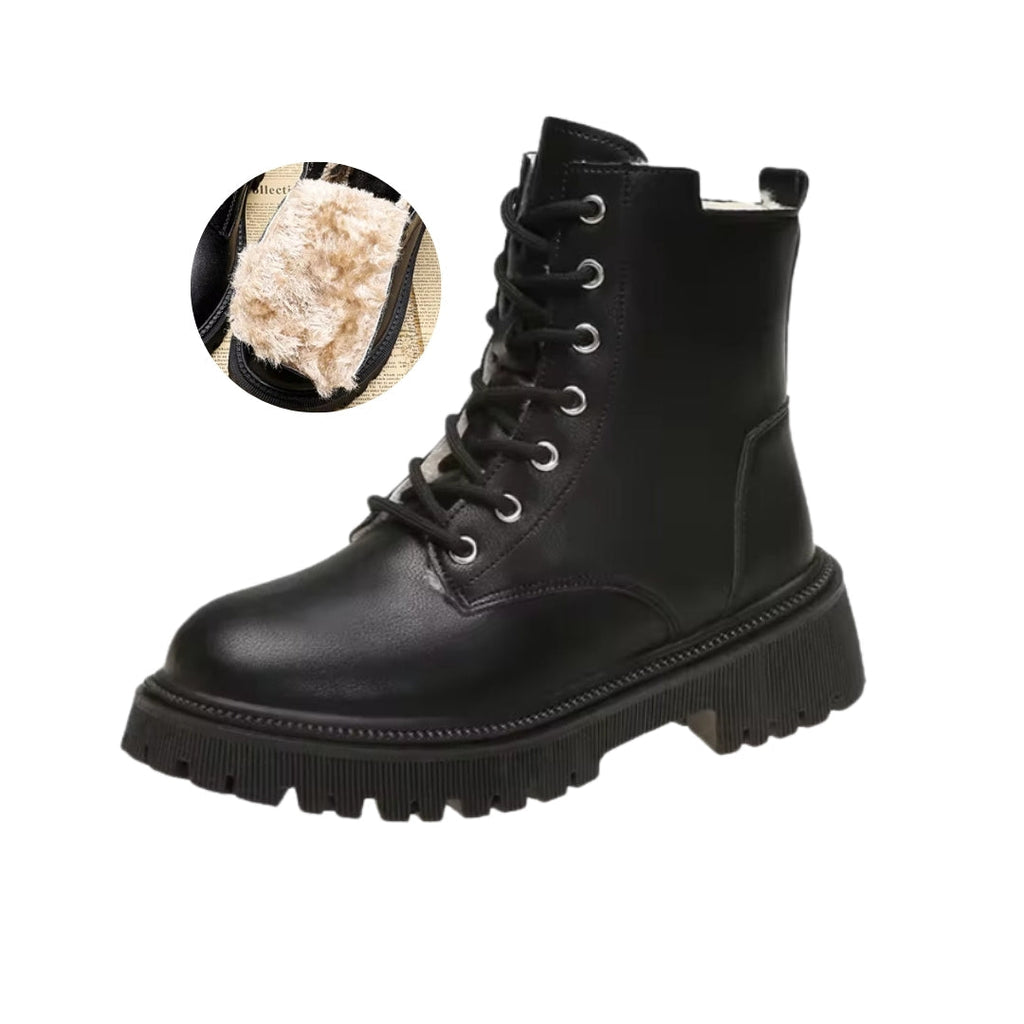 Botte noire en cuir avec semelle épaisse, doublure en fourrure synthétique. Chaussure d'hiver tendance, confortable et résistante.