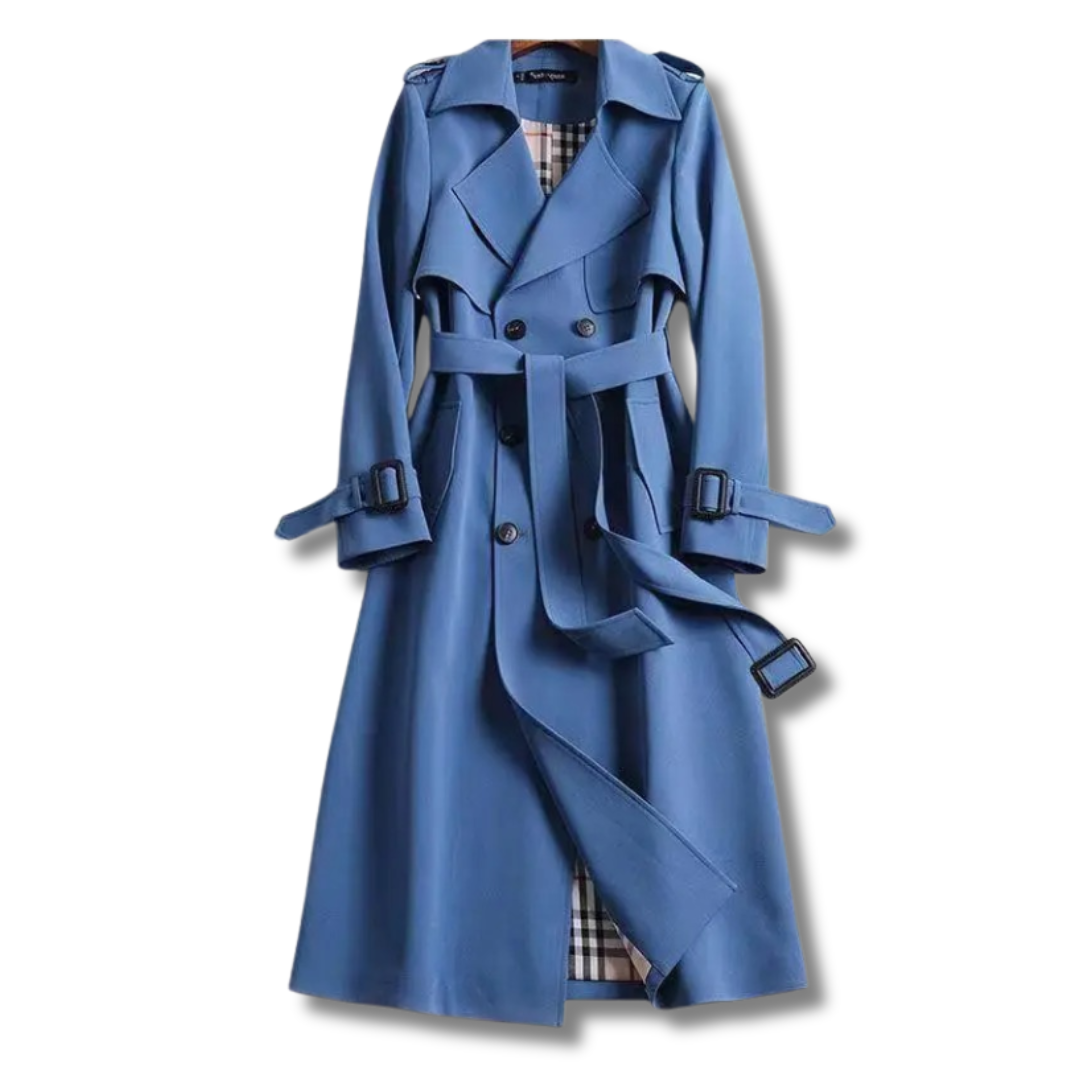 Manteau trench bleu élégant avec ceinture, boutons noirs et doublure à carreaux, mode automne-hiver, style classique intemporel.