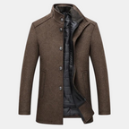 Manteau homme marron en laine, col montant, doublure matelassée, boutons noirs, style élégant et chaud, idéal pour l'hiver et l'automne.
