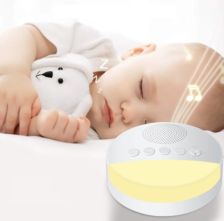 Bébé endormi avec peluche, berceuse musicale, veilleuse LED, machine à bruit blanc, sommeil apaisant, relaxation enfant, chambre bébé.