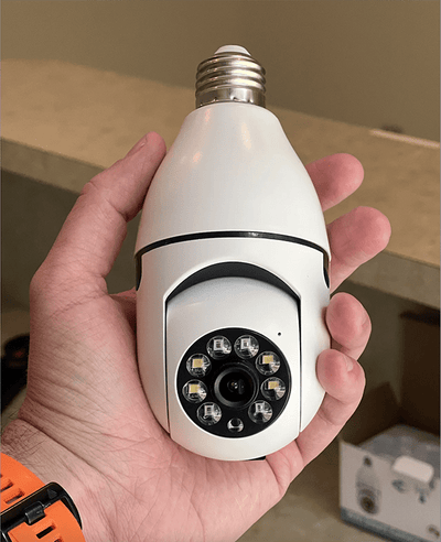 SafeSecure – Caméra de Surveillance Intelligente avec Lumière & Zoom