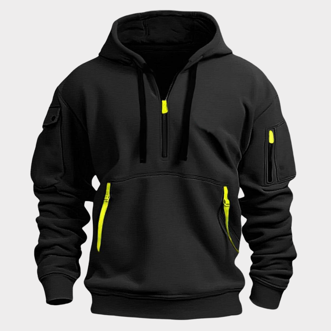 Sweat à capuche noir avec fermetures éclair jaunes, poches multiples, manches longues, style décontracté. Mode urbaine, vêtement tendance homme.