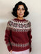 Comodo maglione rosso con scollo rotondo e maniche lunghe