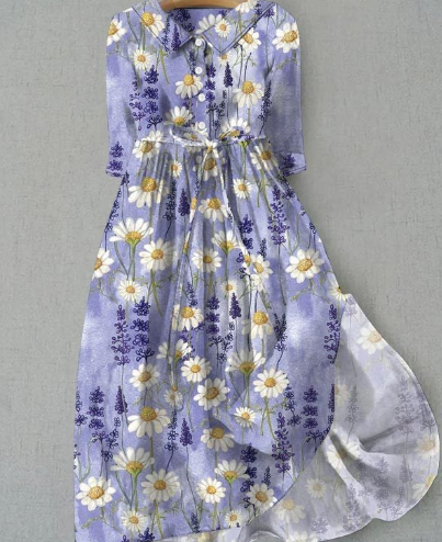 Robe longue fleurie violette avec motifs marguerites blanches et lavandes, manches longues, col chemise, ceinture à nouer, style bohème chic.