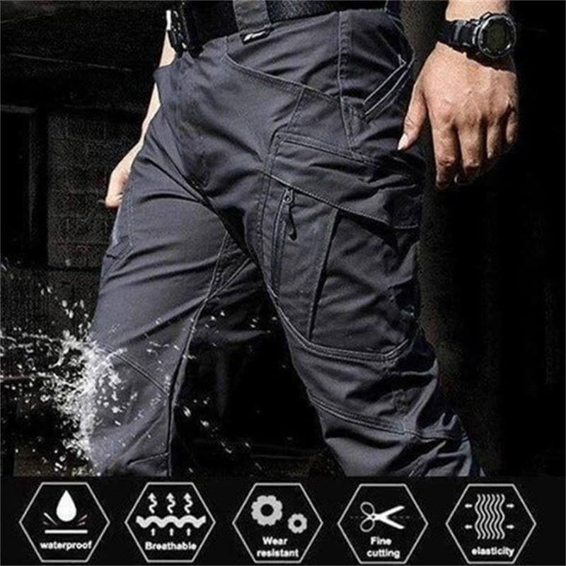Pantalon tactique imperméable noir pour homme, résistant à l'usure, respirant, avec poches multiples et coupe ajustée, idéal pour activités extérieures.