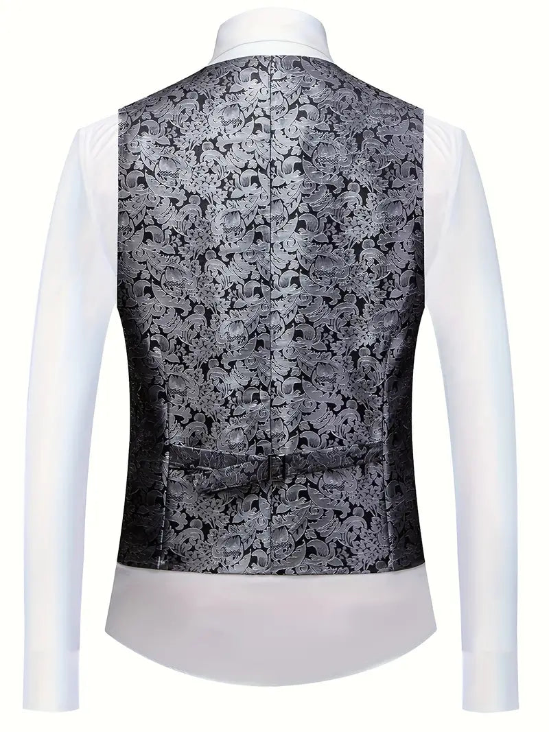 Gilet homme élégant en tissu jacquard noir et argent, motif floral, sur chemise blanche. Mode masculine, tenue formelle, style raffiné.