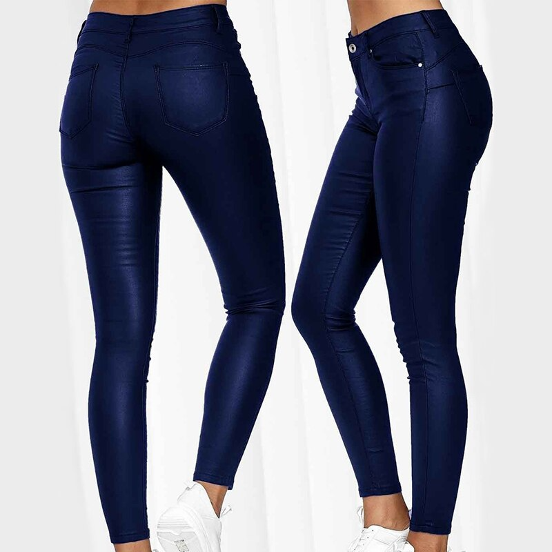 Pantalon skinny bleu marine pour femme, taille haute, effet cuir, avec poches arrière, idéal pour un look moderne et tendance.