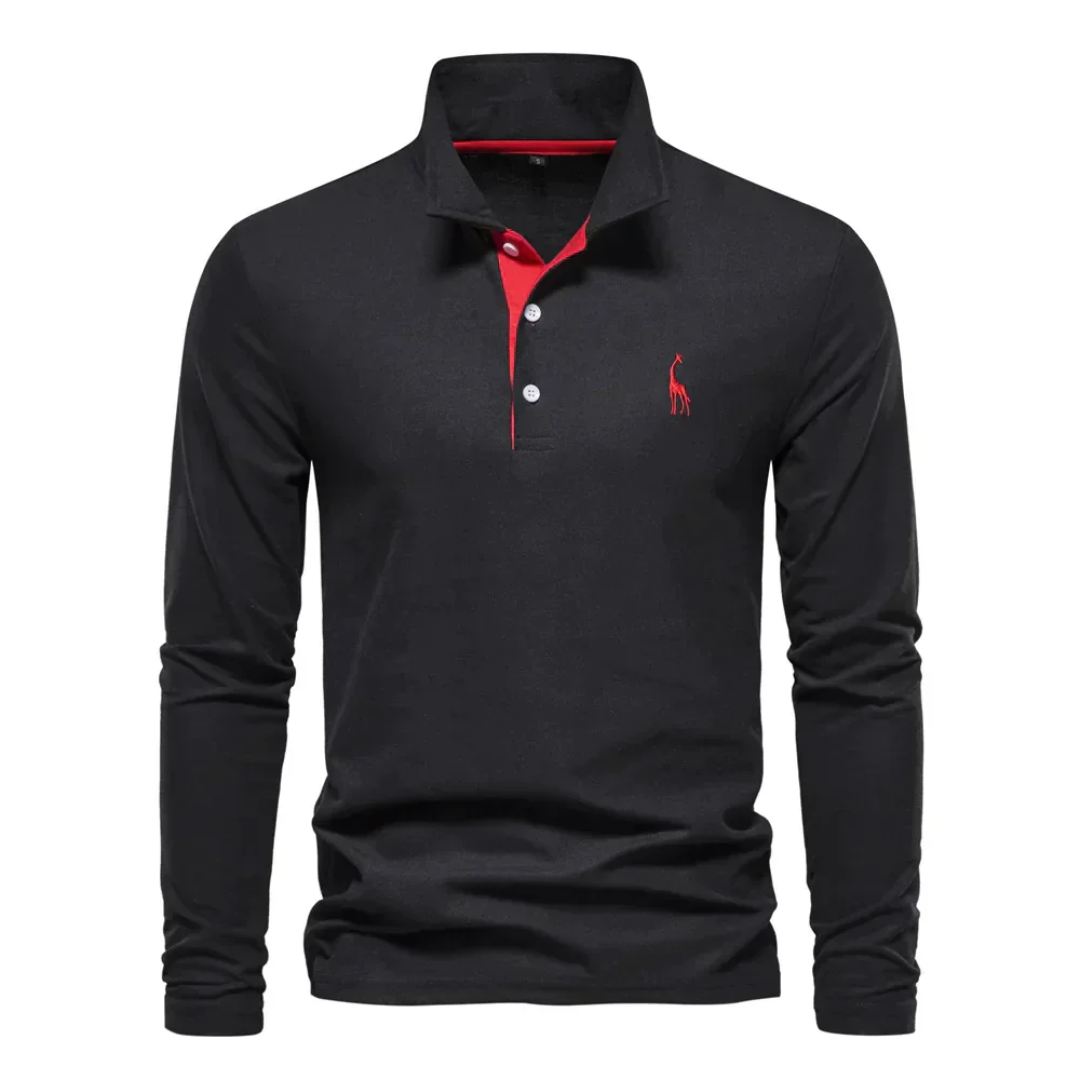Polo noir à manches longues pour homme, col ouvert, boutons blancs, logo rouge brodé. Mode élégante, tenue décontractée, style classique.