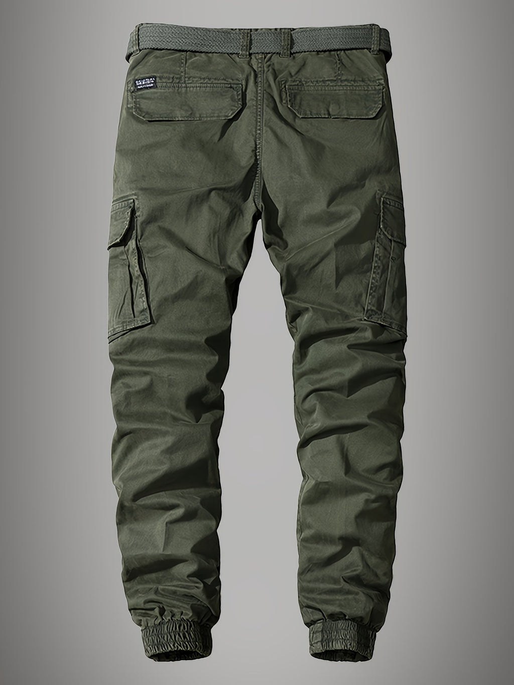 Pantalon cargo vert kaki pour homme, style militaire, poches latérales, ceinture intégrée, tissu résistant, mode décontractée, arrière.