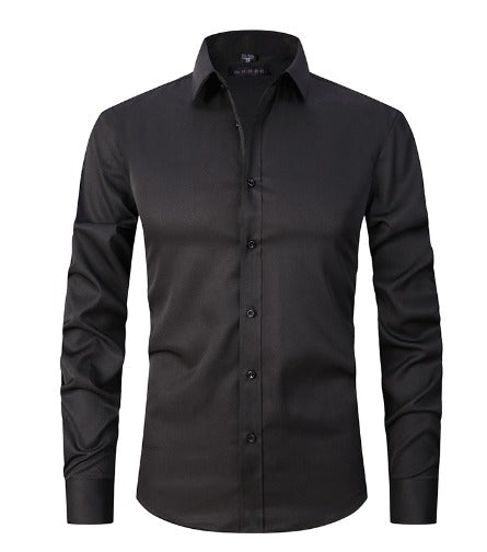 Chemise noire élégante à manches longues pour homme, col classique, boutons noirs, tissu lisse. Mode masculine, tenue formelle, vêtement chic.
