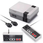 Console rétro grise avec deux manettes classiques et câbles, inspirée du design des années 80, idéale pour les jeux vidéo vintage et nostalgiques.