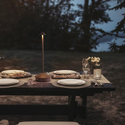 Lámpara de mesa recargable GlowLuxe