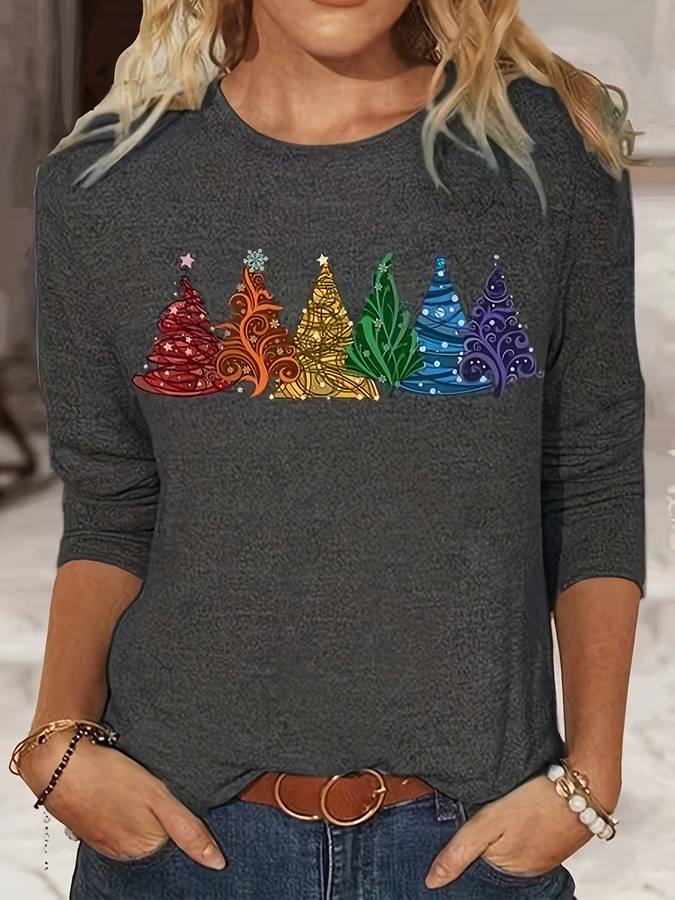 Pull de Noël avec des sapins de Noël colorés