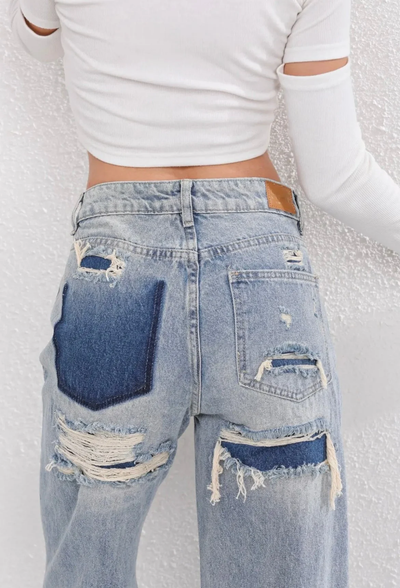 Jeans coupe droite avec look distressed - denim vintage avec détails modernes