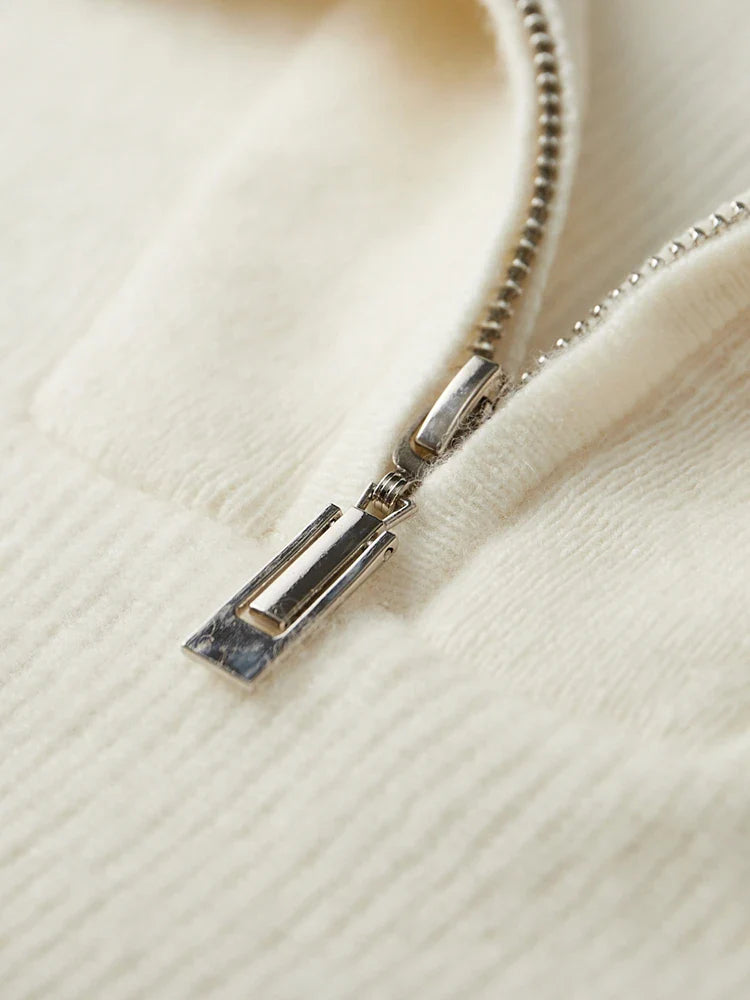 Beige uldtrøje med lynlås i halsen til mænd