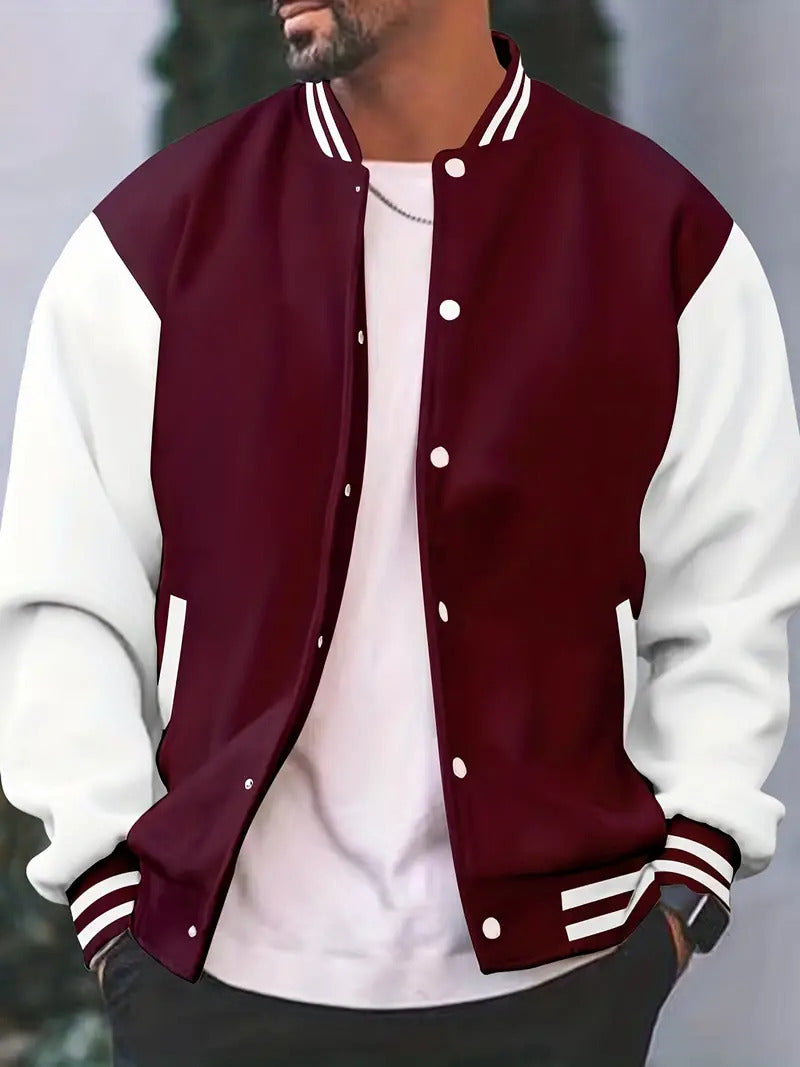 Blouson varsity bordeaux et blanc pour homme, style universitaire, manches contrastées, col rayé, mode décontractée tendance, extérieur.
