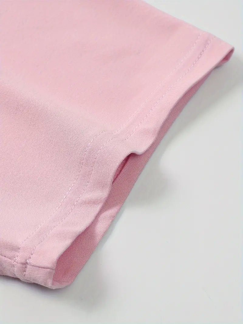 Manche de t-shirt rose en coton, couture soignée, tissu doux et confortable, mode décontractée, vêtement tendance pour toutes saisons.
