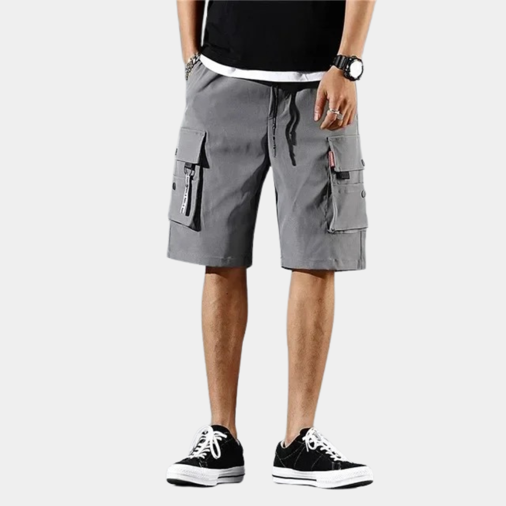 Short cargo gris pour homme, poches multiples, style décontracté, idéal pour l'été. Parfait pour la mode urbaine et les activités extérieures.