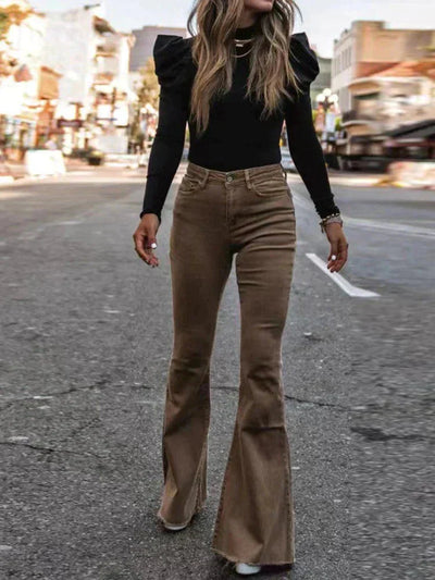 LURRA | Pantalones acampanados de pana cómodos y modernos.