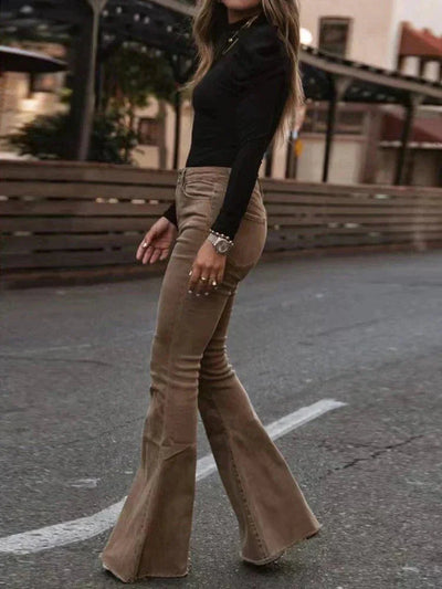 LURRA | Pantalones acampanados de pana cómodos y modernos.