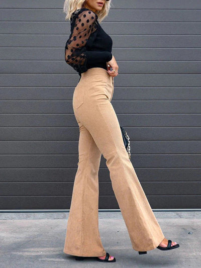LURRA | Pantalones acampanados de pana cómodos y modernos.
