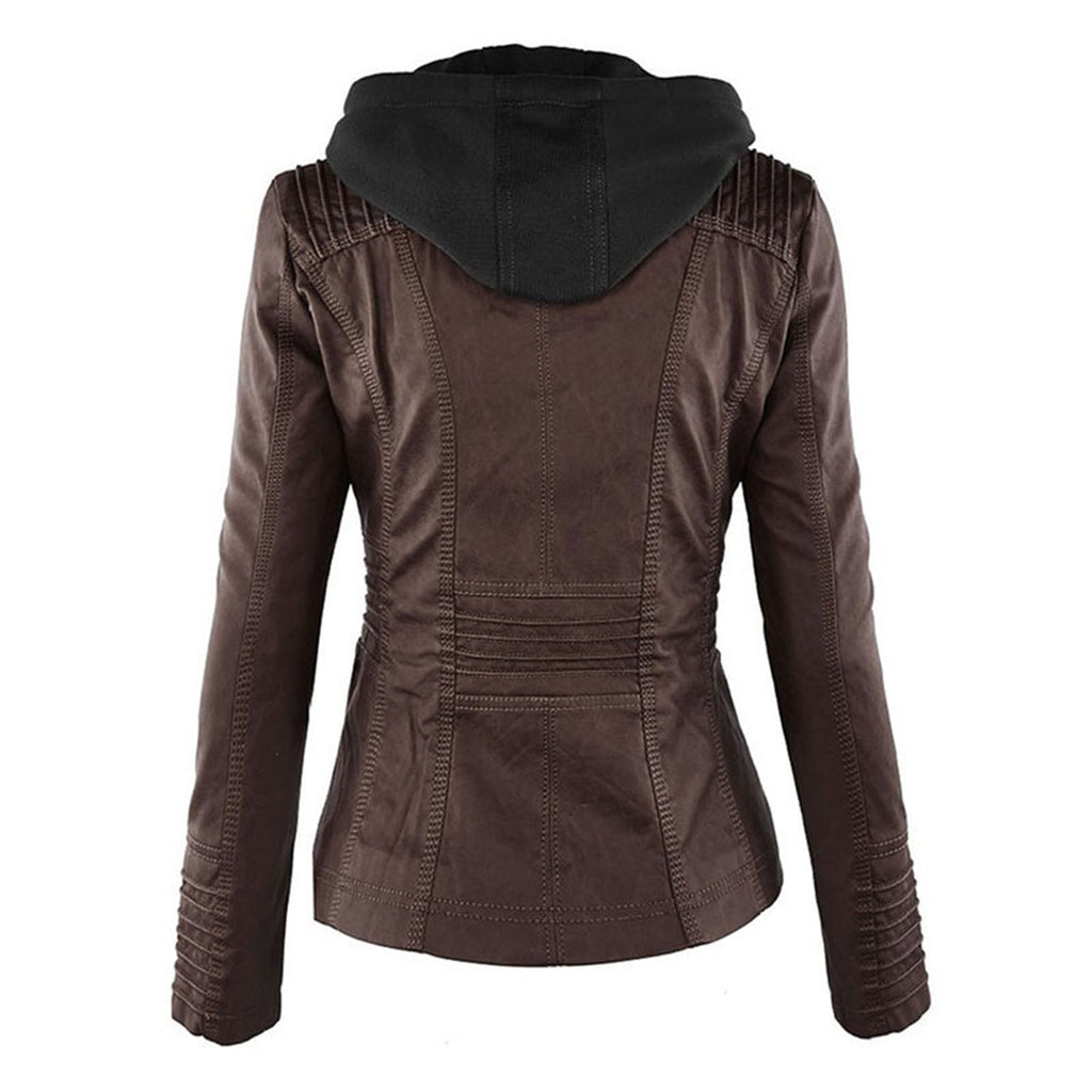 Veste en cuir marron pour femme avec capuche noire, design moderne, coutures détaillées, mode automne-hiver, style élégant et tendance.
