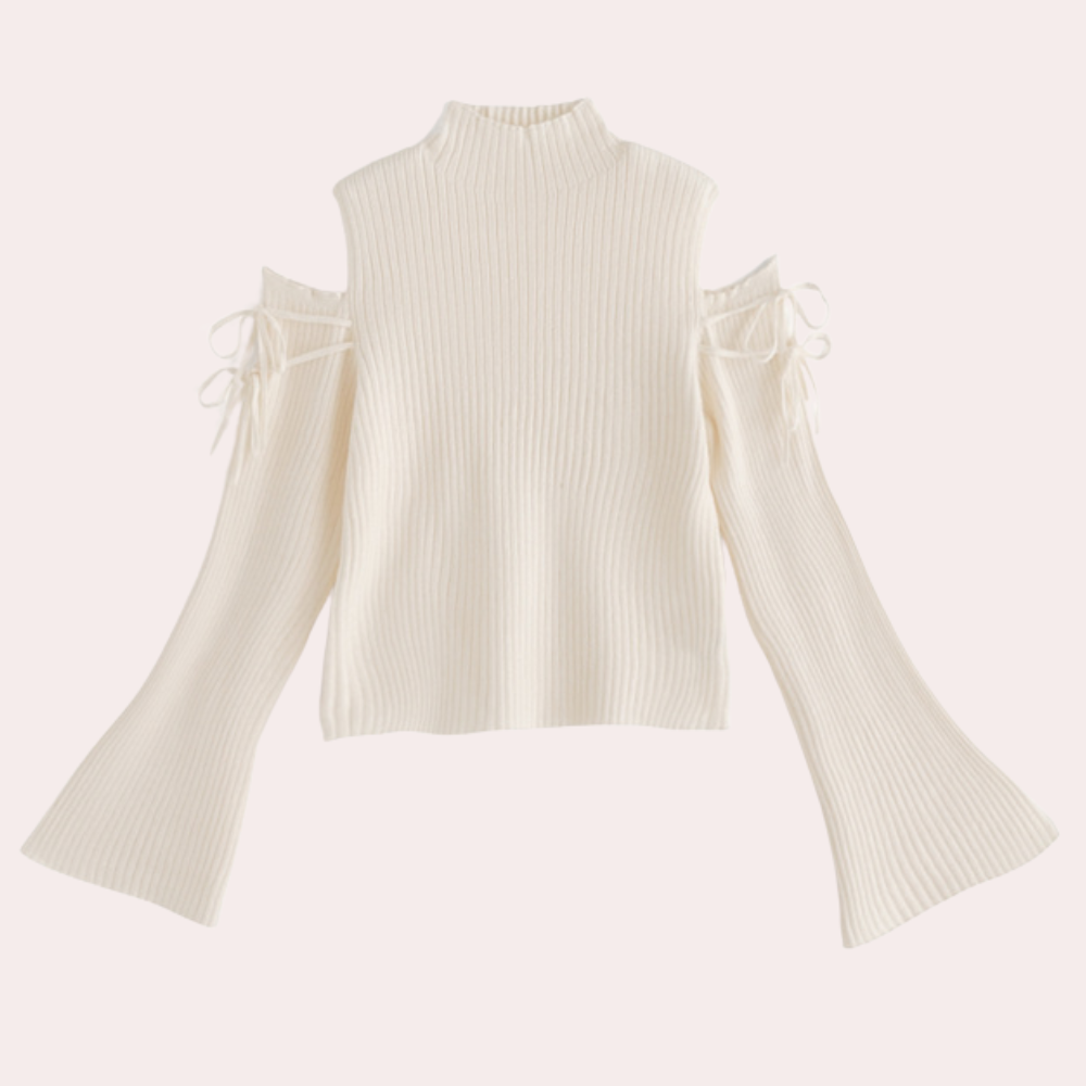 Pull blanc à manches longues évasées, épaules dénudées avec lacets, en maille côtelée. Mode automne-hiver, style élégant et tendance.