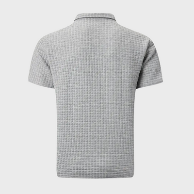 Polo de corte entallado para hombre: corte elegante y cómodo.