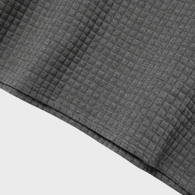 Polo de corte entallado para hombre: corte elegante y cómodo.