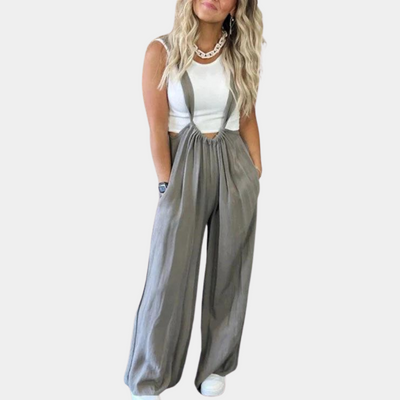 Elegante mono de verano para mujer.