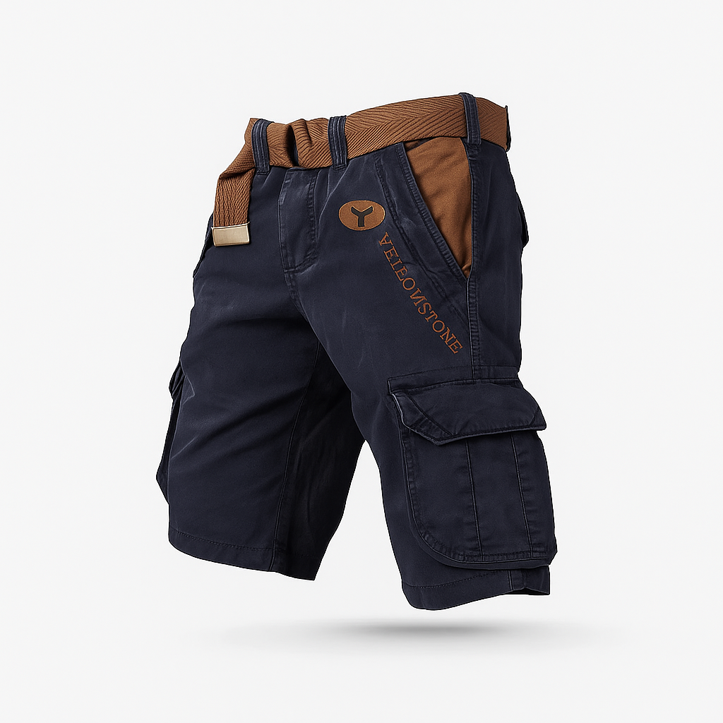 Short cargo bleu marine avec ceinture marron, poches multiples et logo Yellowstone. Style décontracté, idéal pour l'été et les activités en plein air.