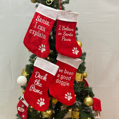 Morsomme julesokker for kjæledyr med julenissens fotavtrykk Juledekorasjoner